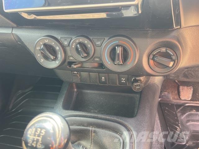 Toyota HiLux Anders