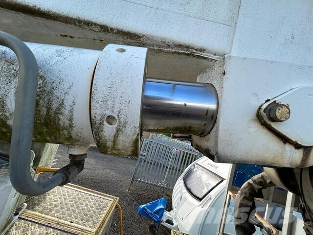 Volvo FL10 Auto hoogwerkers