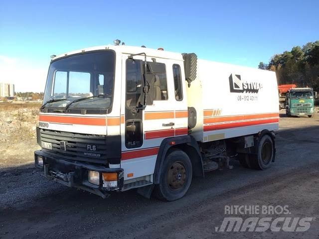 Volvo FL611 Veegwagens