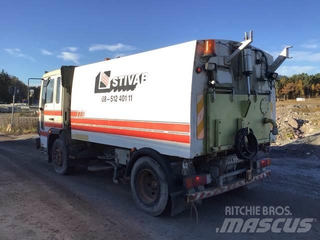 Volvo FL611 Veegwagens