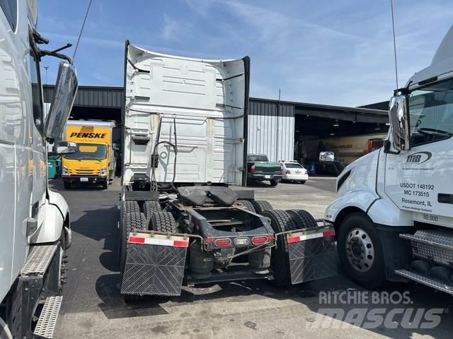 Volvo VNL Trekkers