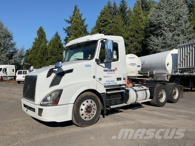 Volvo VNL Trekkers