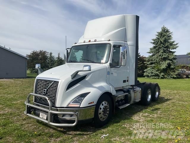 Volvo VNL 300 Trekkers