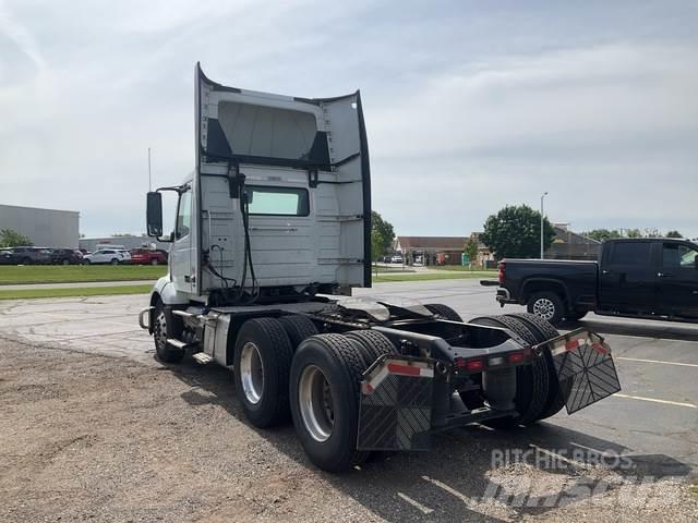Volvo VNL 300 Trekkers