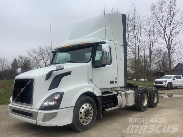 Volvo VNL300 Trekkers