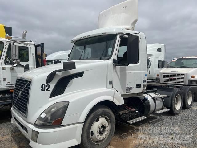 Volvo VNL64 Trekkers