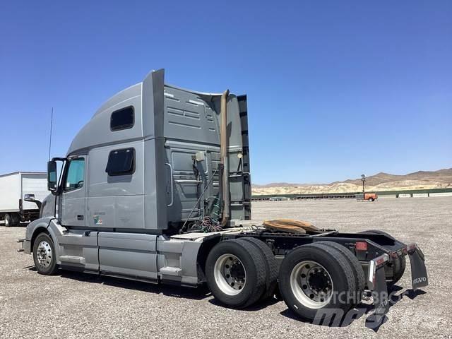 Volvo VNL64780 Trekkers