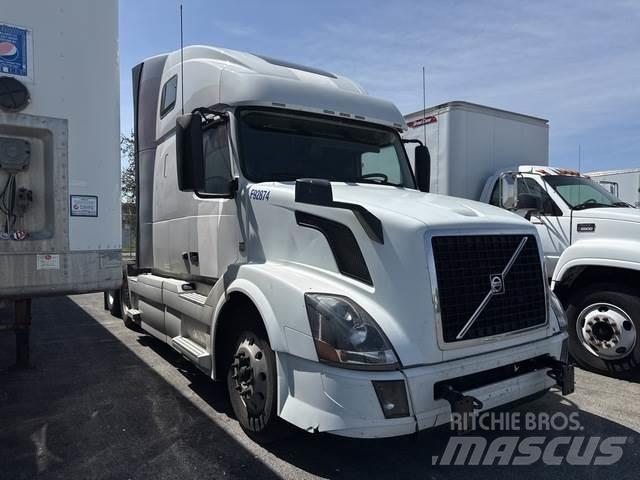 Volvo VNL64T Trekkers