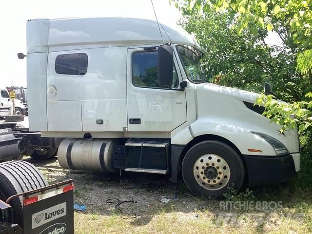 Volvo VNL740 Trekkers