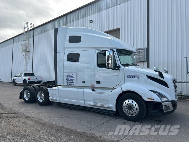 Volvo VNL760 Trekkers