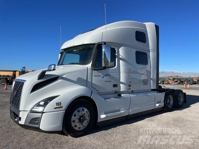 Volvo VNL860 Trekkers