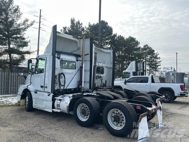 Volvo VNM Trekkers