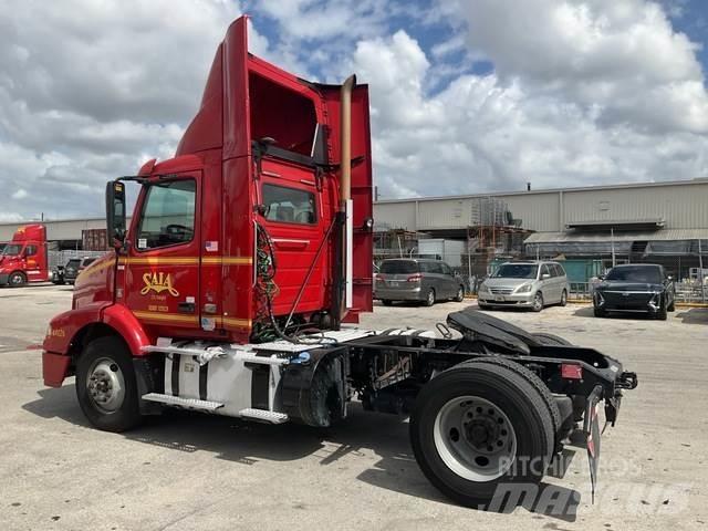 Volvo VNM Trekkers