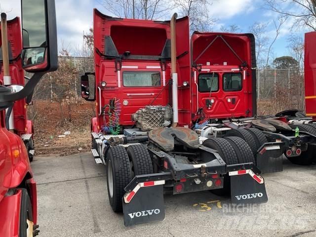 Volvo VNM42T Trekkers