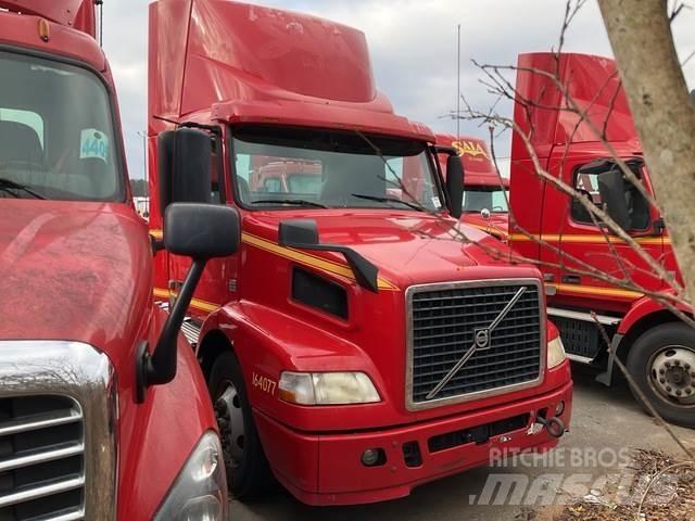 Volvo VNM42T Trekkers