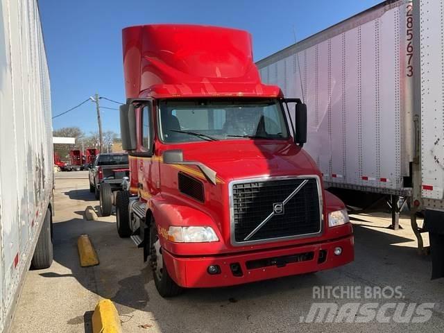 Volvo VNM42T Trekkers