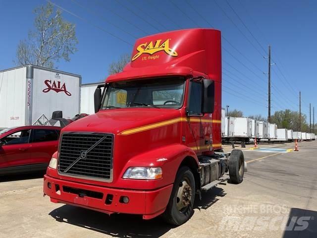 Volvo VNM42T Trekkers