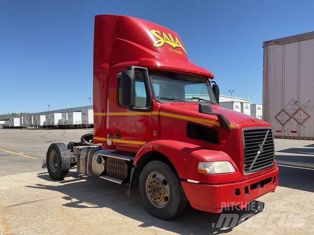 Volvo VNM42T Trekkers