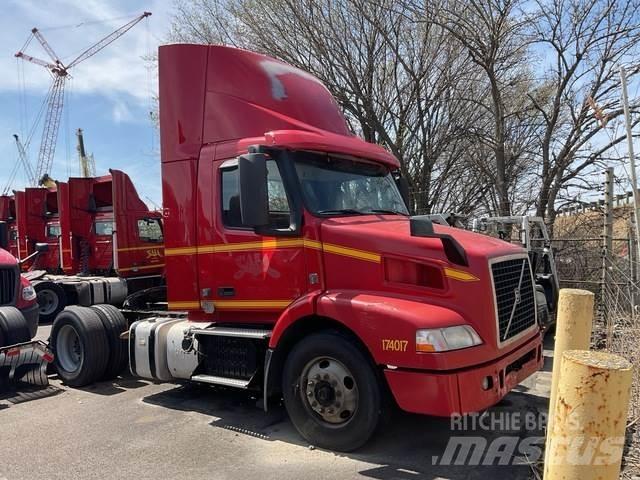 Volvo VNM42T Trekkers
