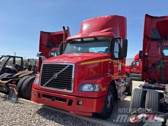 Volvo VNM42T Trekkers