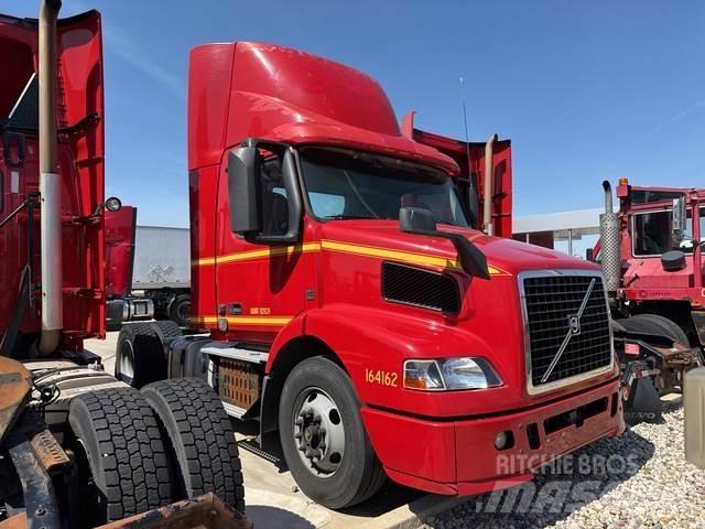 Volvo VNM42T Trekkers