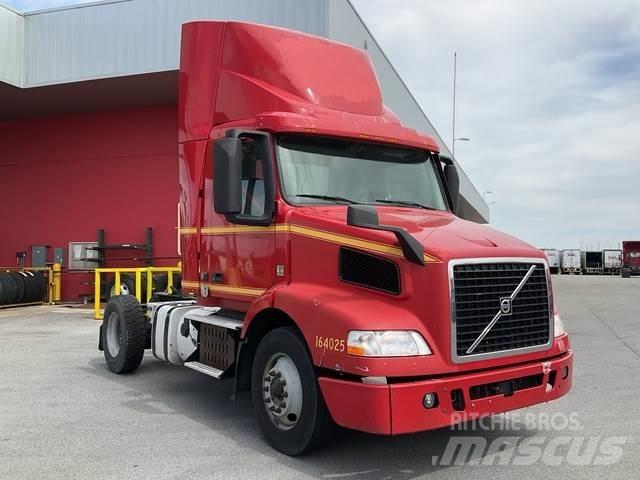 Volvo VNM42T Trekkers