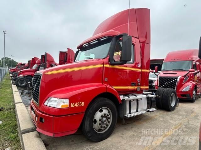 Volvo VNM42T Trekkers