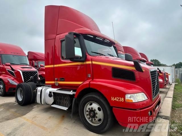 Volvo VNM42T Trekkers