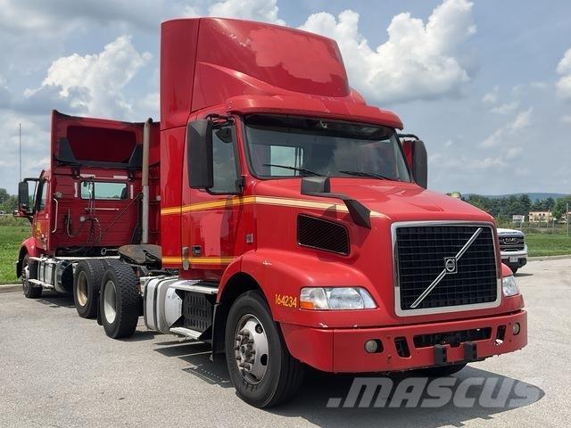 Volvo VNM42T Trekkers