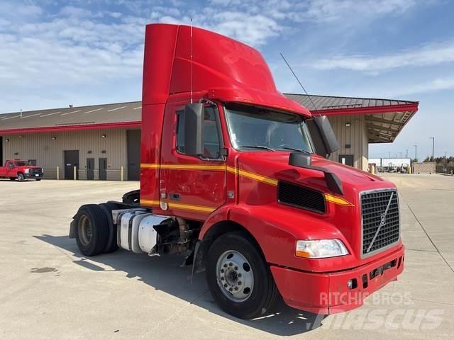 Volvo VNM42T Trekkers