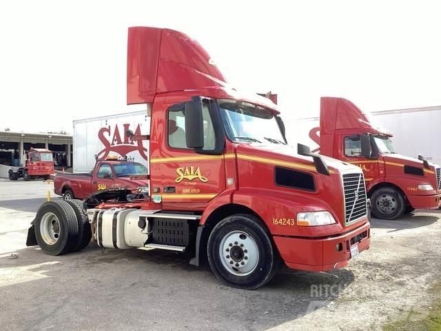 Volvo VNM42T Trekkers