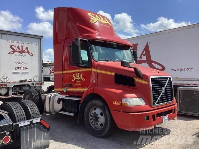 Volvo VNM42T Trekkers