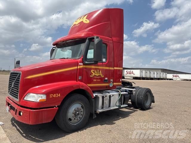 Volvo VNM42T Trekkers