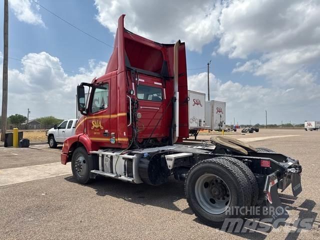 Volvo VNM42T Trekkers