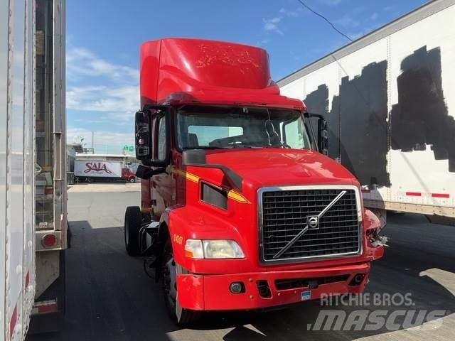Volvo VNM42T Trekkers
