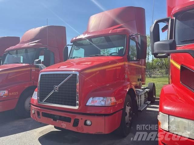 Volvo VNM42T Trekkers