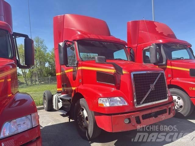 Volvo VNM42T Trekkers