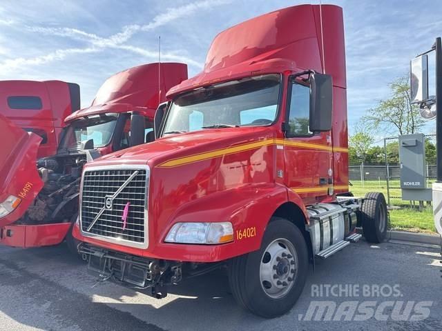 Volvo VNM42T Trekkers