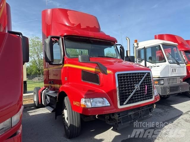 Volvo VNM42T Trekkers