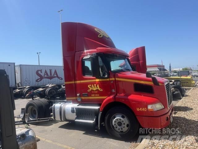 Volvo VNM42T Trekkers