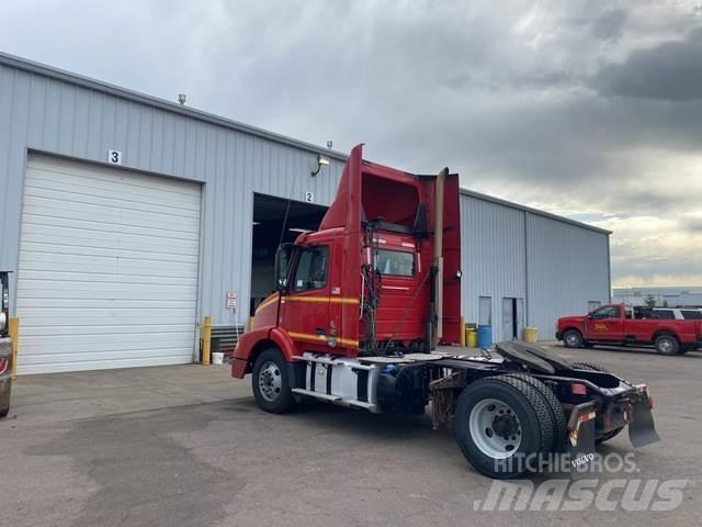 Volvo VNM42T Trekkers