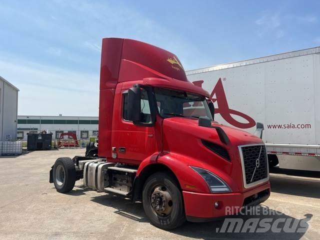 Volvo VNM42T Trekkers