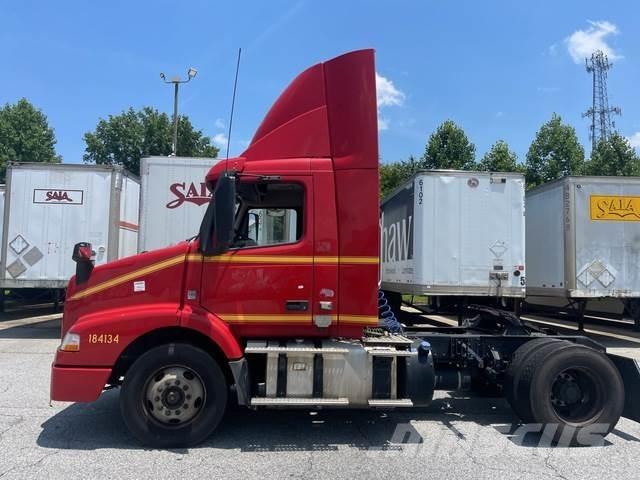 Volvo VNM42T Trekkers