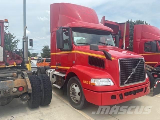 Volvo VNM42T Trekkers