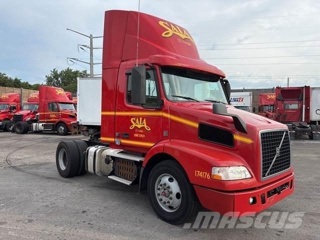 Volvo VNM42T Trekkers