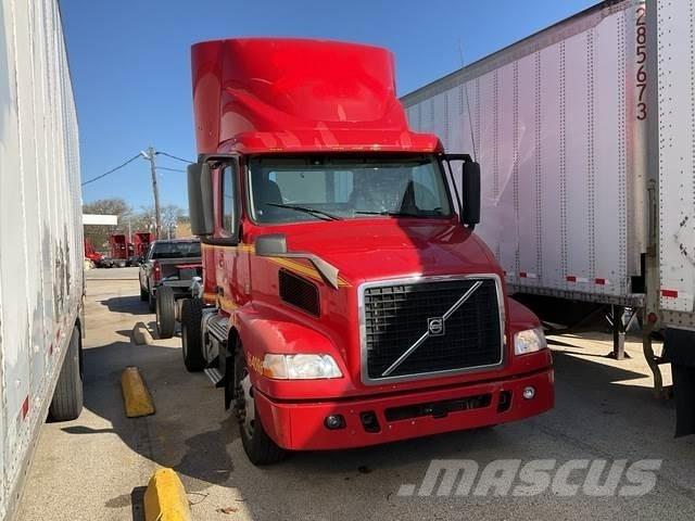 Volvo VNM42T Trekkers