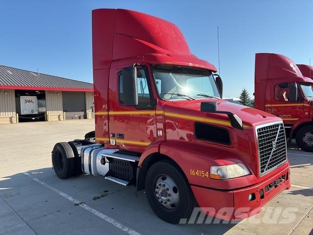 Volvo VNM42T Trekkers