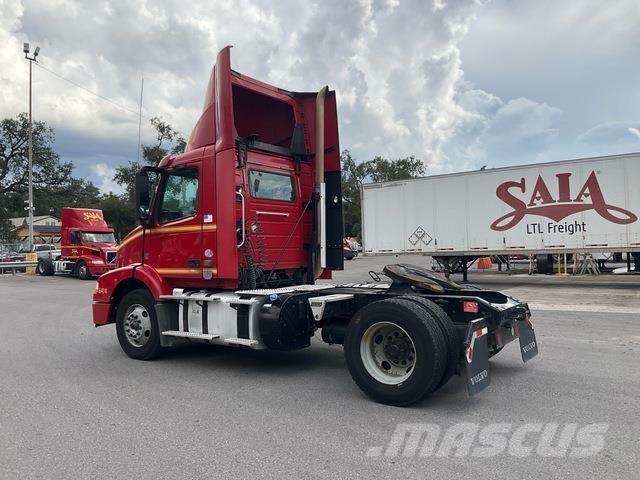 Volvo VNM42T Trekkers