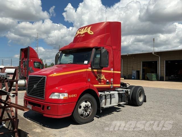 Volvo VNM42T Trekkers