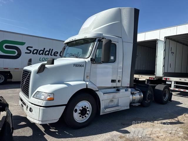 Volvo VNM64T Trekkers
